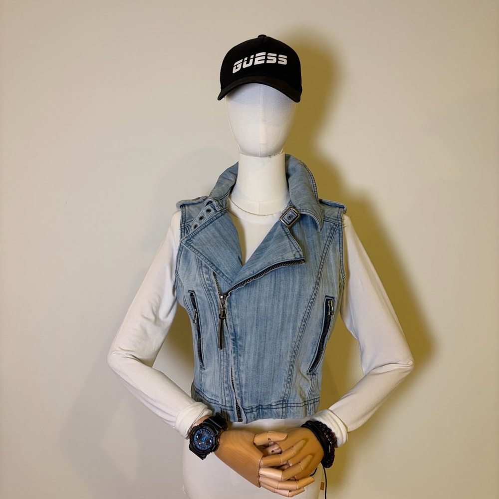 REVIEW Light Wash Denim Moto Biker Vest - Small - Cropped Jean Sleeveless Jacket
